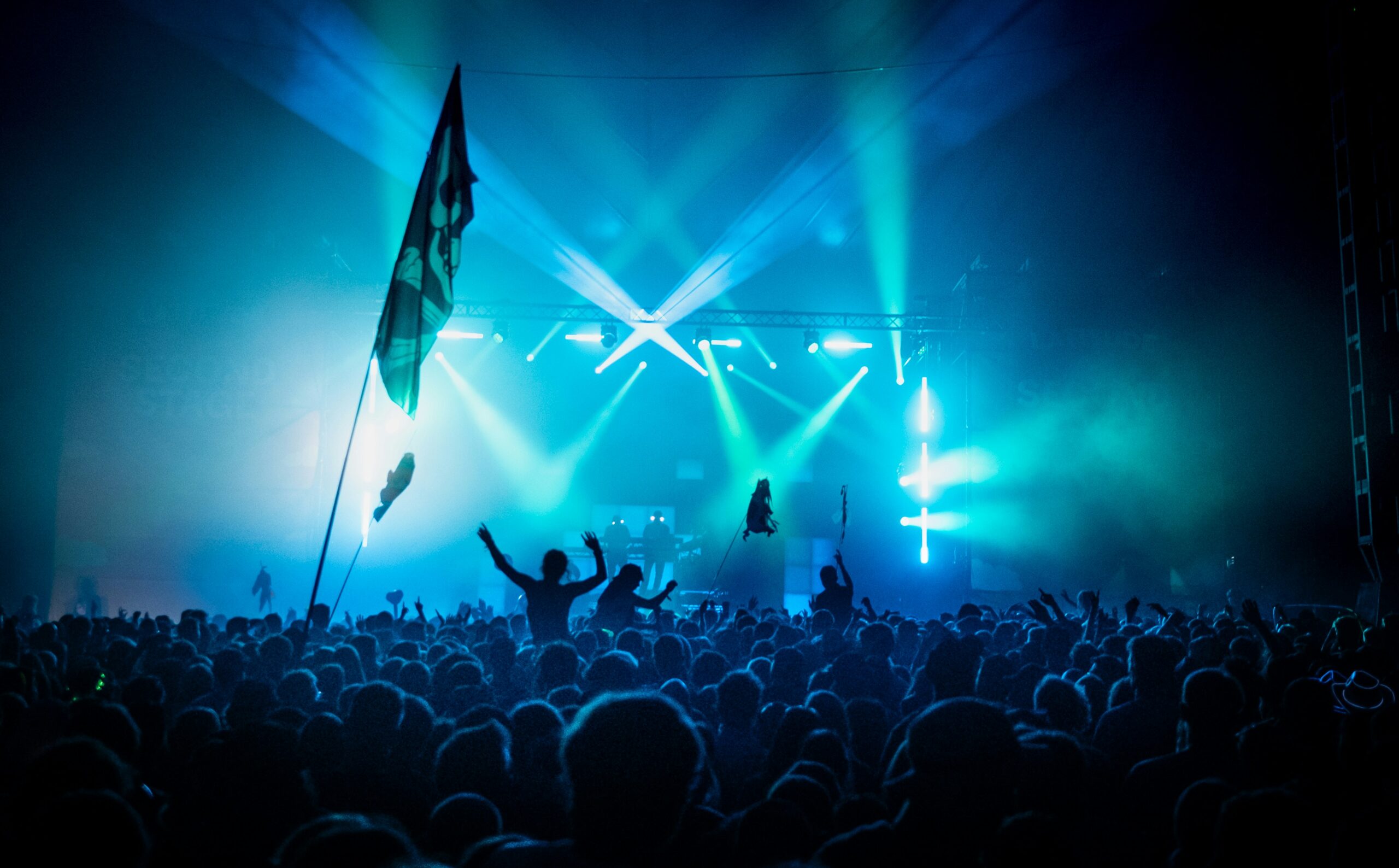 What Is EDM Music? A Complete Guide to Electronic Dance Music 1 ben wicks uGVuJNhhuuo unsplash scaled
