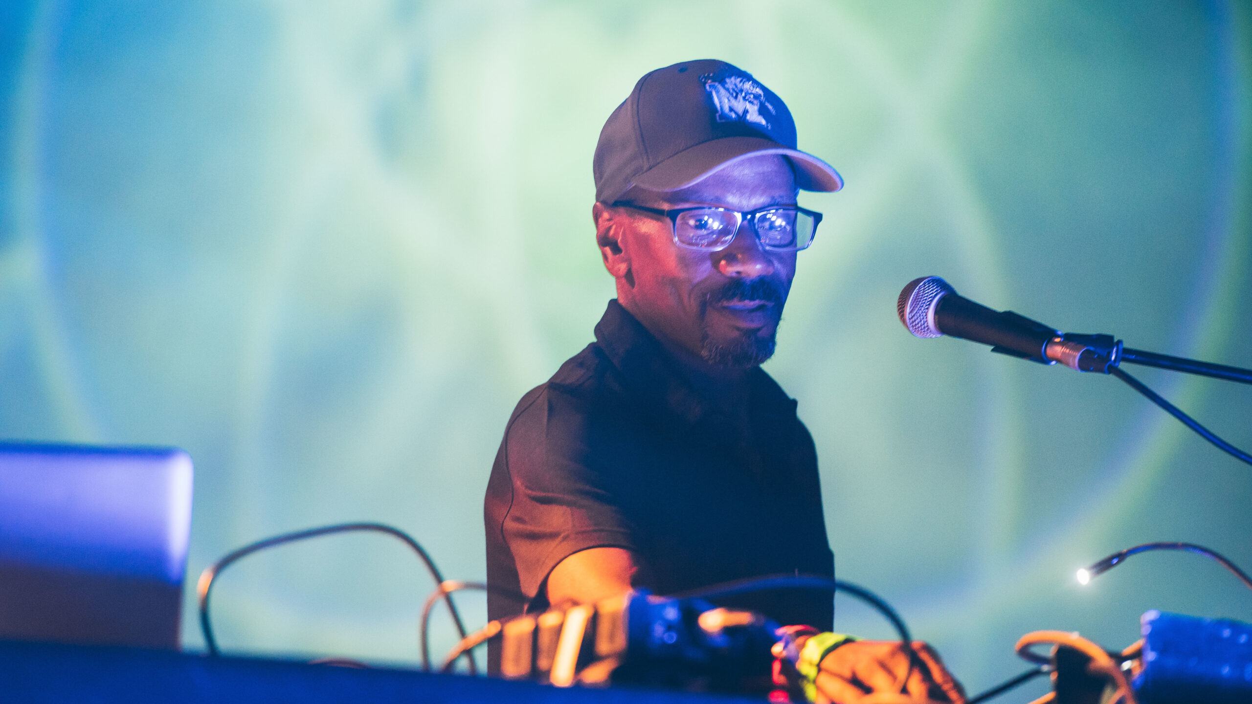 What Is Deep House Music? A Complete Guide to the Genre 2 larry heard live wide ccf60828c8b697e2dea0eacf93a8cd2ed89b4f87 scaled