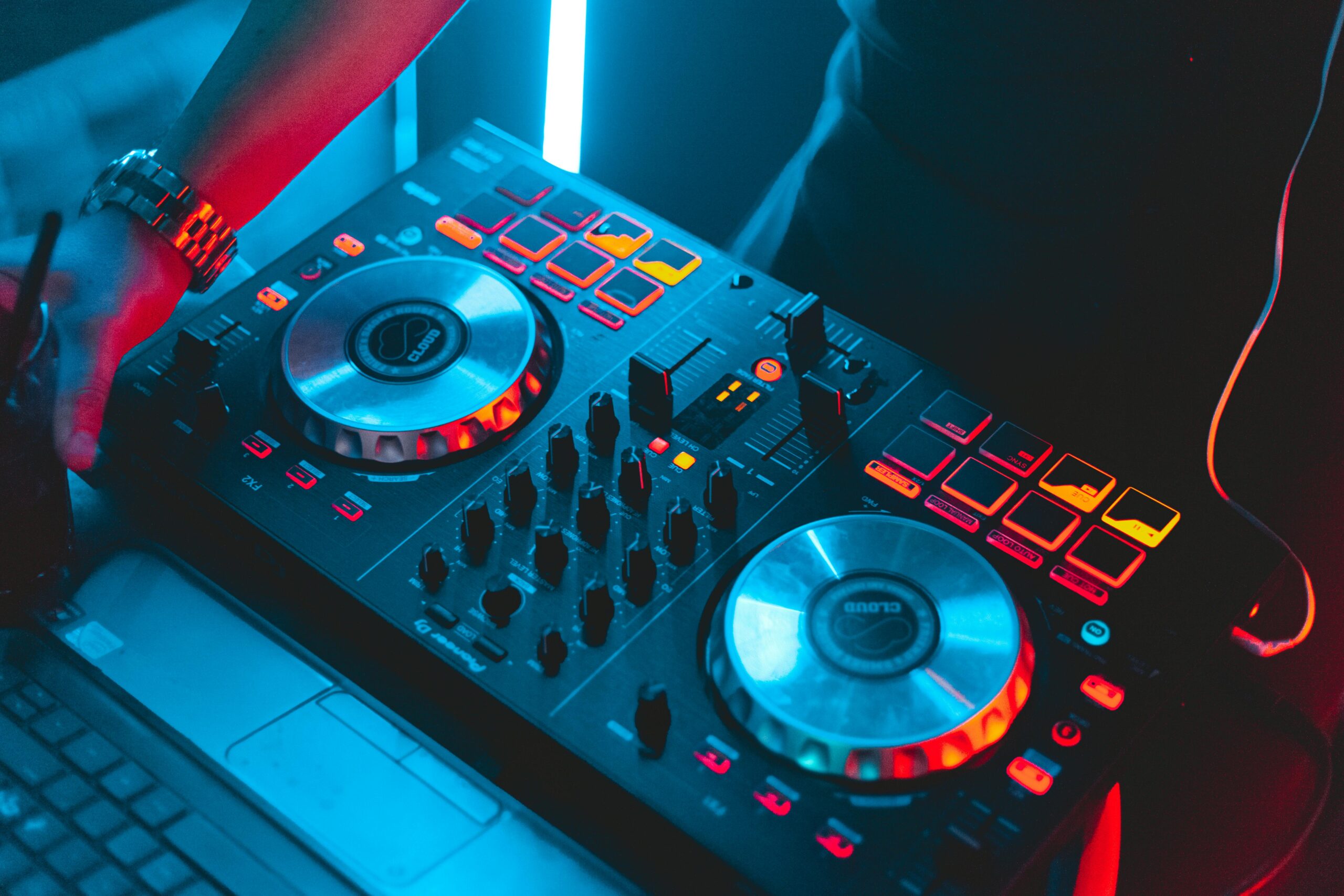 What Is Dubstep Music? History, Meaning, and Top Artists 1 pexels daniel eliashevsky 30667400 6942388 scaled