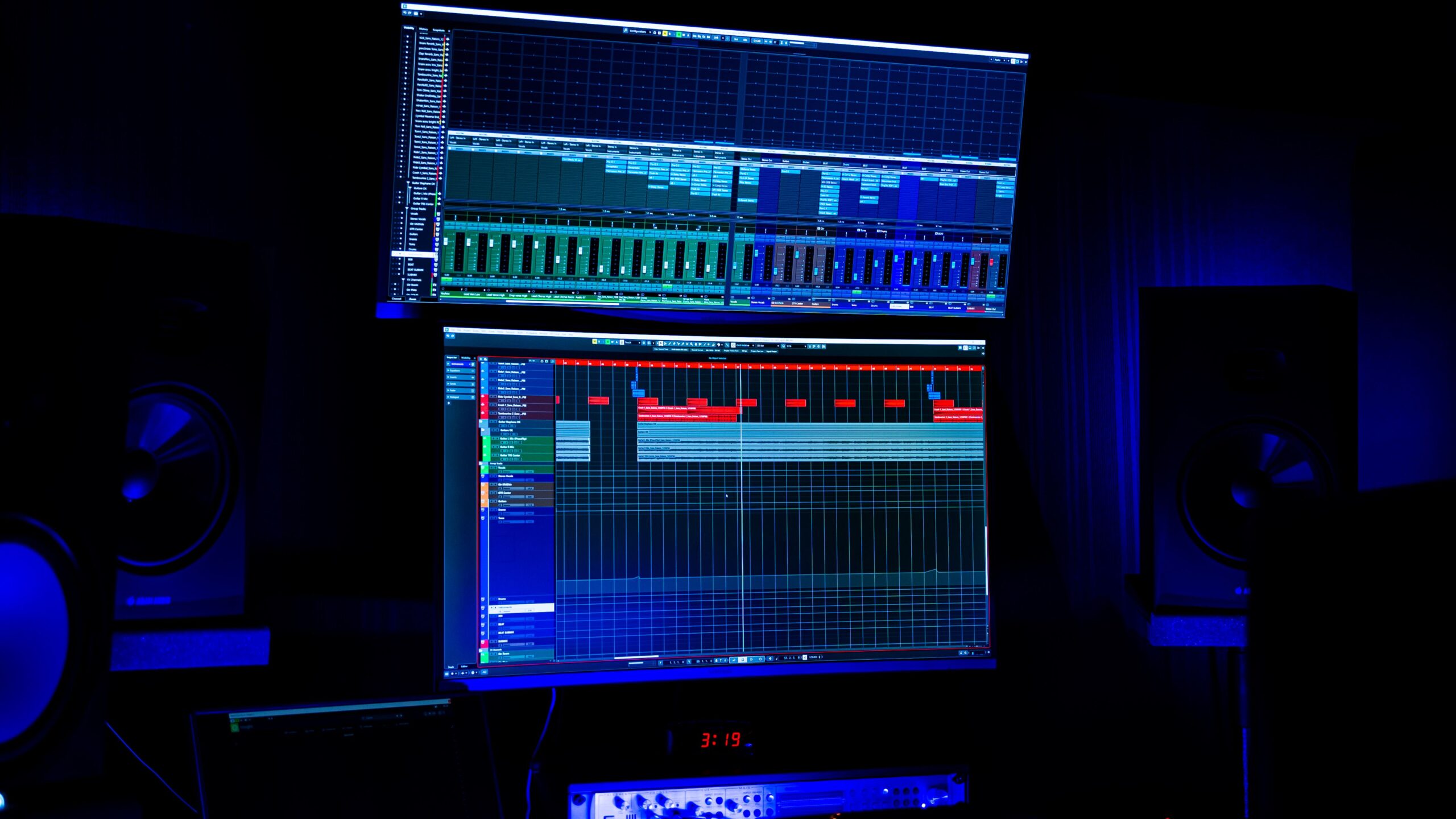 How to Make Electronic Music and Become an EDM Producer 8 pexels xt7core 18197126 scaled